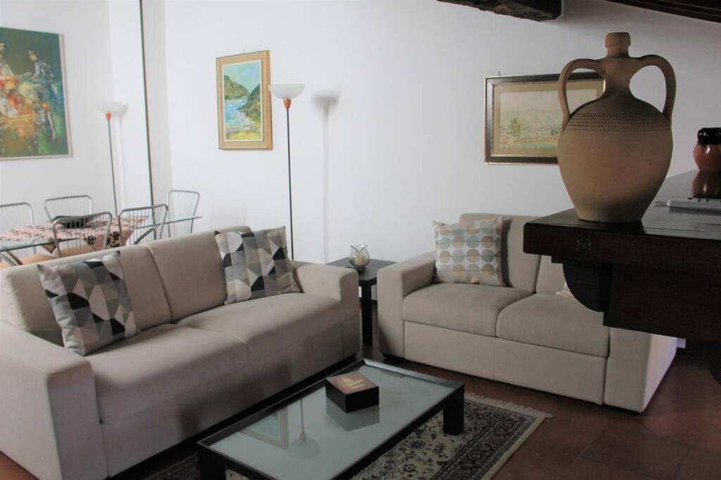 Daisy House: Nice Attic In The Historical Center サロ エクステリア 写真