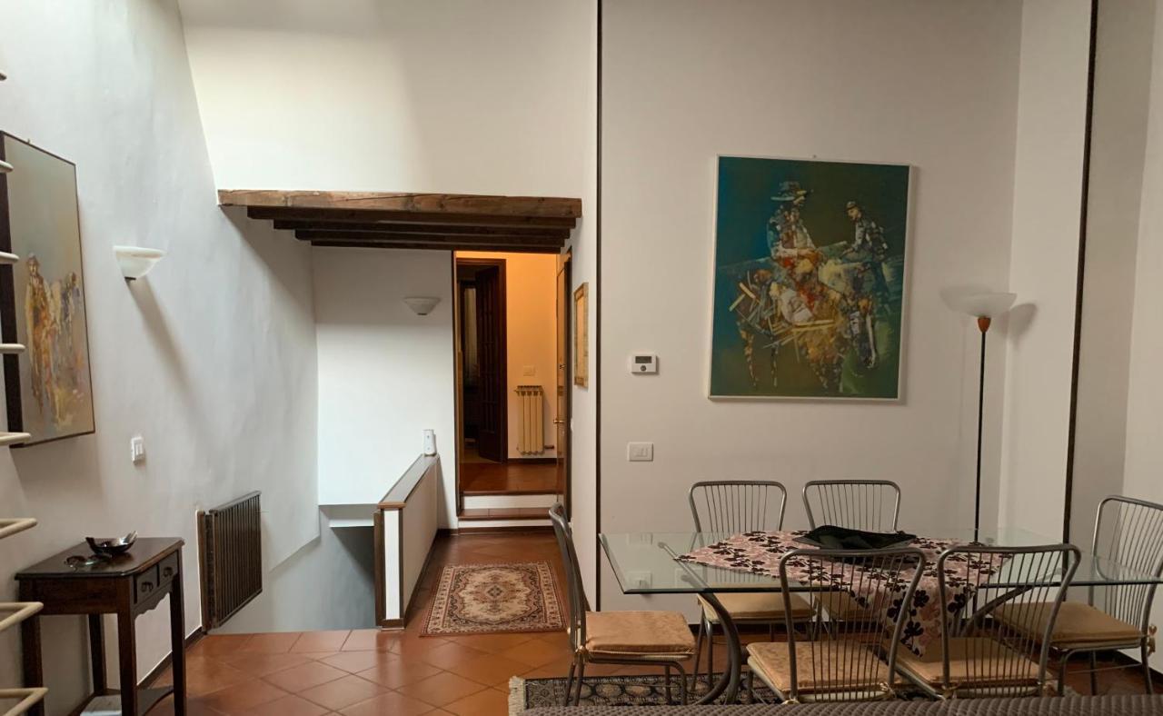 Daisy House: Nice Attic In The Historical Center サロ エクステリア 写真